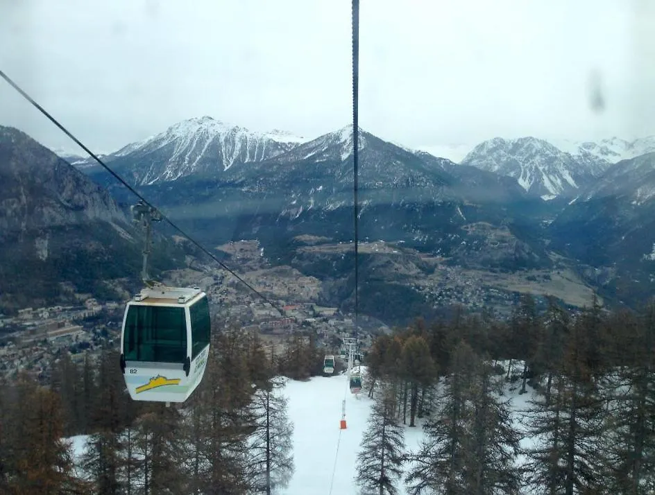 Superbe T2 A 2 Pas Des Pistes Et Des Sentiers De Randonnee Apartment Briancon  0*, Briancon (Hautes-Alpes)